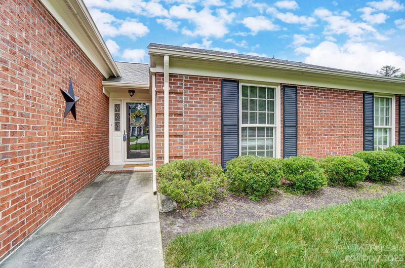 7532 Yellow Pine Ct, Charlotte, NC 28277
