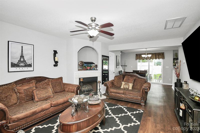 7907 Bronze Pike Dr, Charlotte, NC 28273