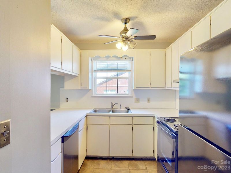 102 Brandywine Dr NE #K6, Conover, NC 28613