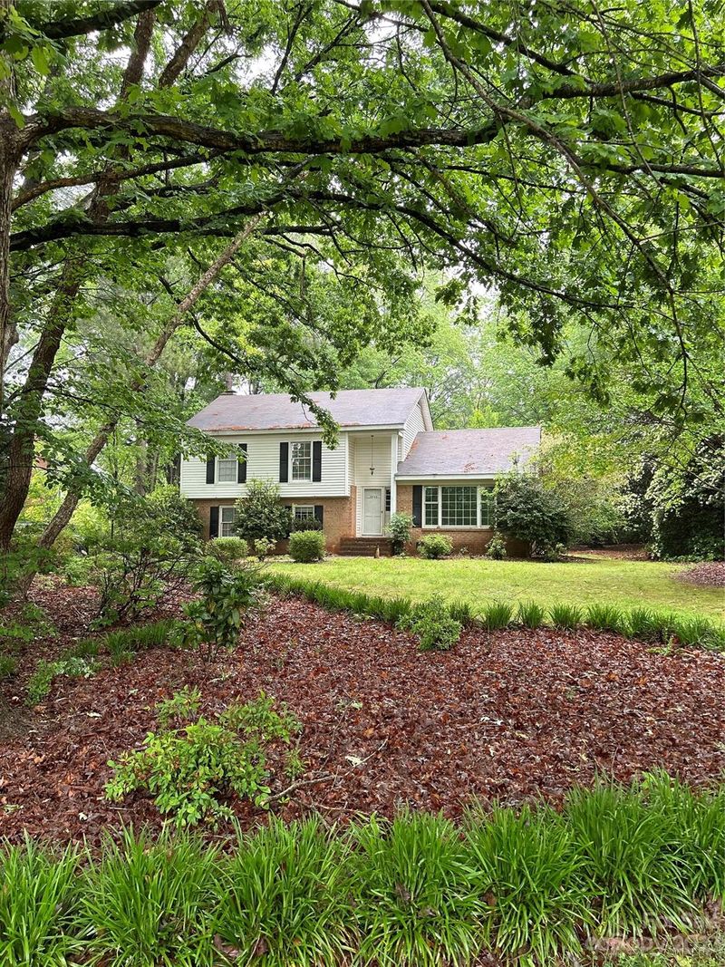 3340 Tracelake Dr, Matthews, NC 28105
