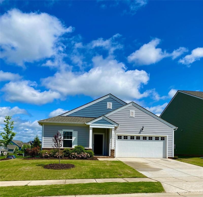 196 Willow Valley Dr, Mooresville, NC 28115