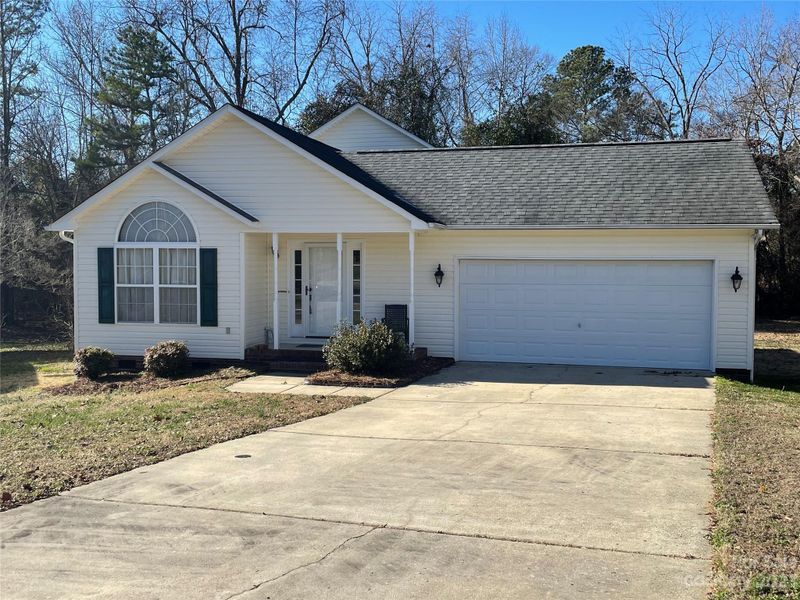 921 Oxford Ct, Concord, NC 28025