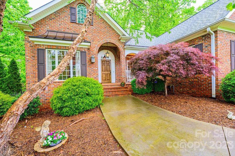 4198 Rainbow Hills Dr, Hickory, NC 28602