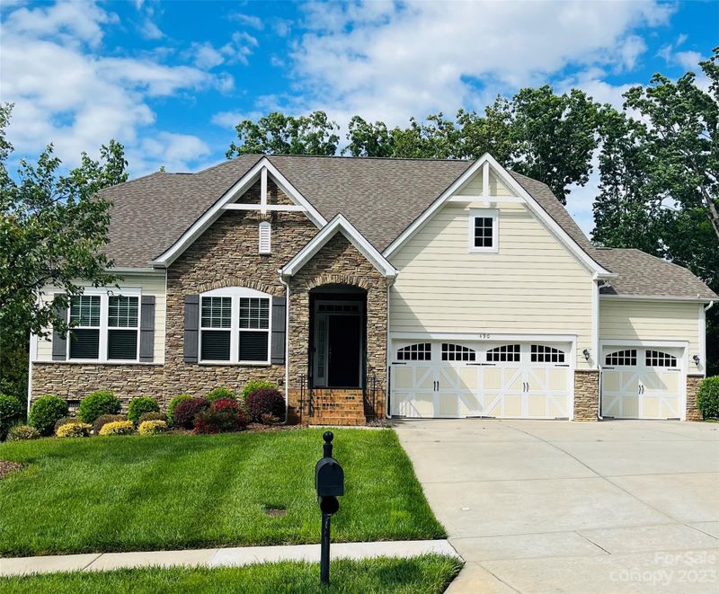 490 Iron Horse Ln, Midland, NC 28107