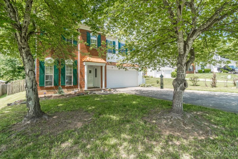 5513 Suncrest Ct, Charlotte, NC 28215
