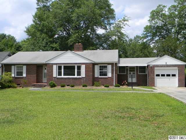 502 W Barr St, Lancaster, SC 29720