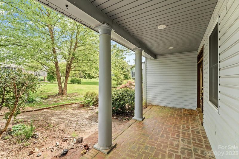 1773 Whitehall Ct, Newton, NC 28658