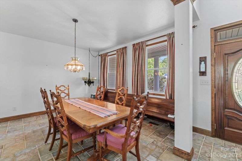 1773 Whitehall Ct, Newton, NC 28658