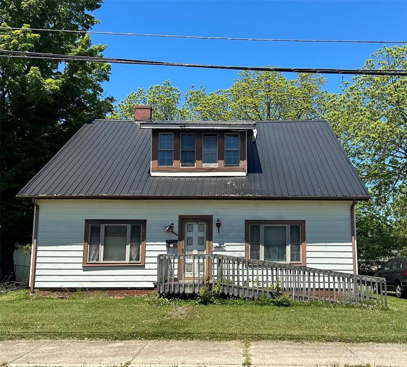 723 Highland Ave SE, Hickory, NC 28602
