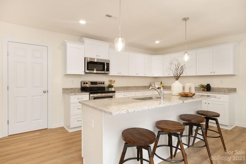1517 Riveroaks Ln, Lancaster, SC 29720