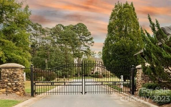 8014 Skye Lochs Dr, Waxhaw, NC 28173