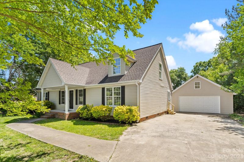 1838 Maple Ln, Lincolnton, NC 28092