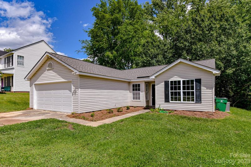 8210 Cadmium Ct, Charlotte, NC 28215
