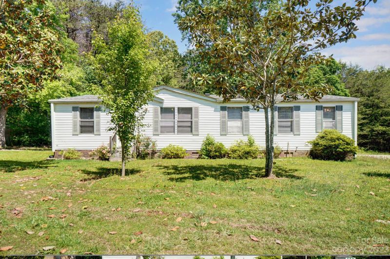 3572 Woodstream Dr, Maiden, NC 28650