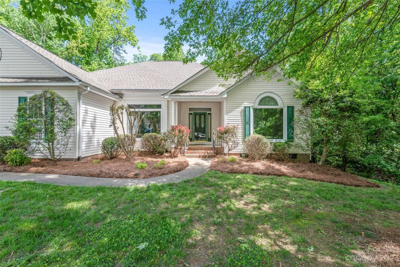 1718 Turning Leaf Ct, Charlotte, NC 28262