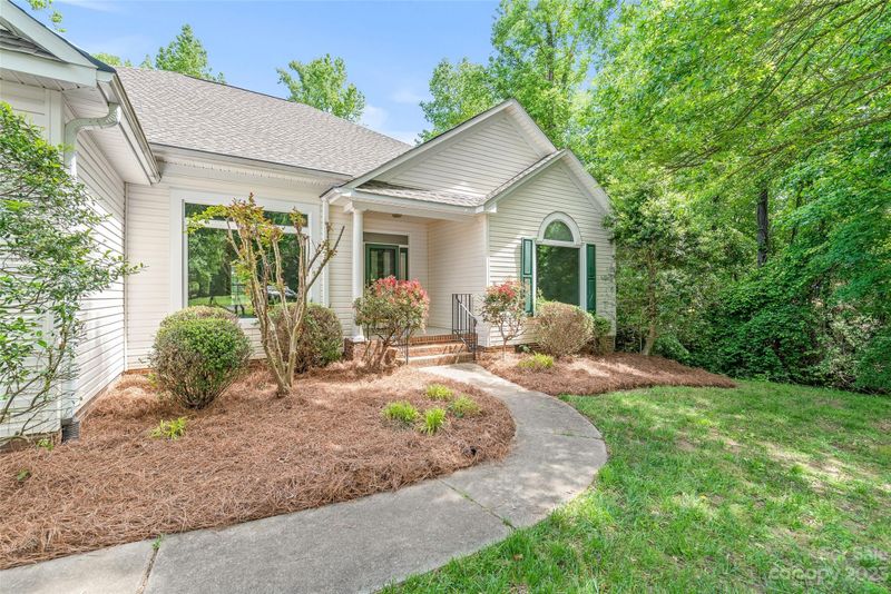 1718 Turning Leaf Ct, Charlotte, NC 28262