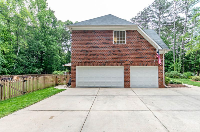 6318 Antioch Ct, Matthews, NC 28104