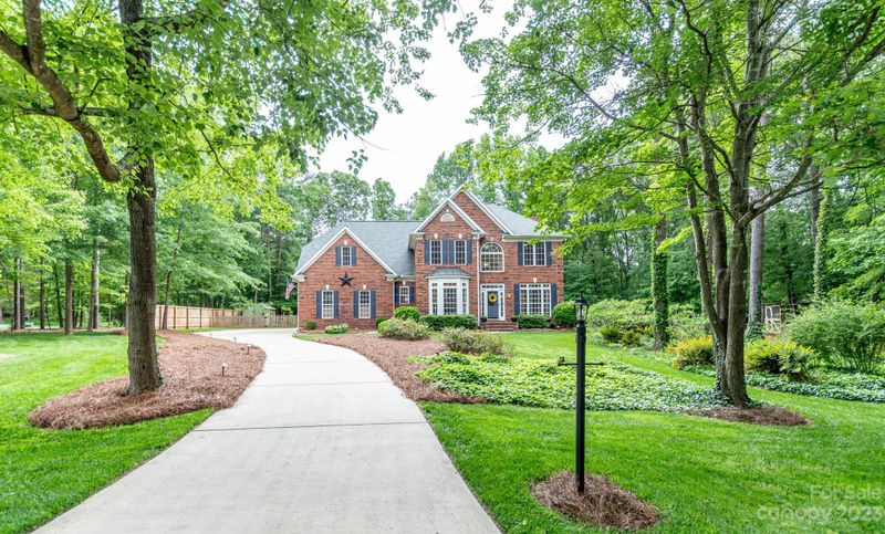 6318 Antioch Ct, Matthews, NC 28104