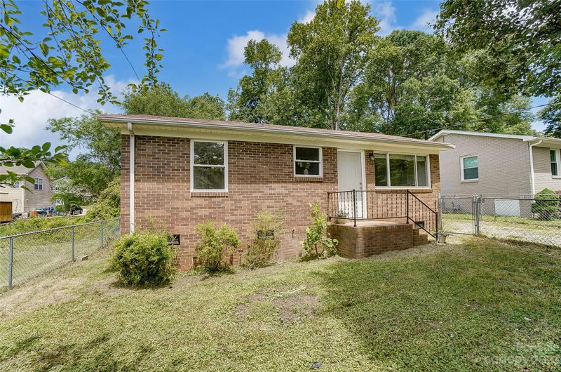 2558 Amber Crest Dr, Gastonia, NC 28052