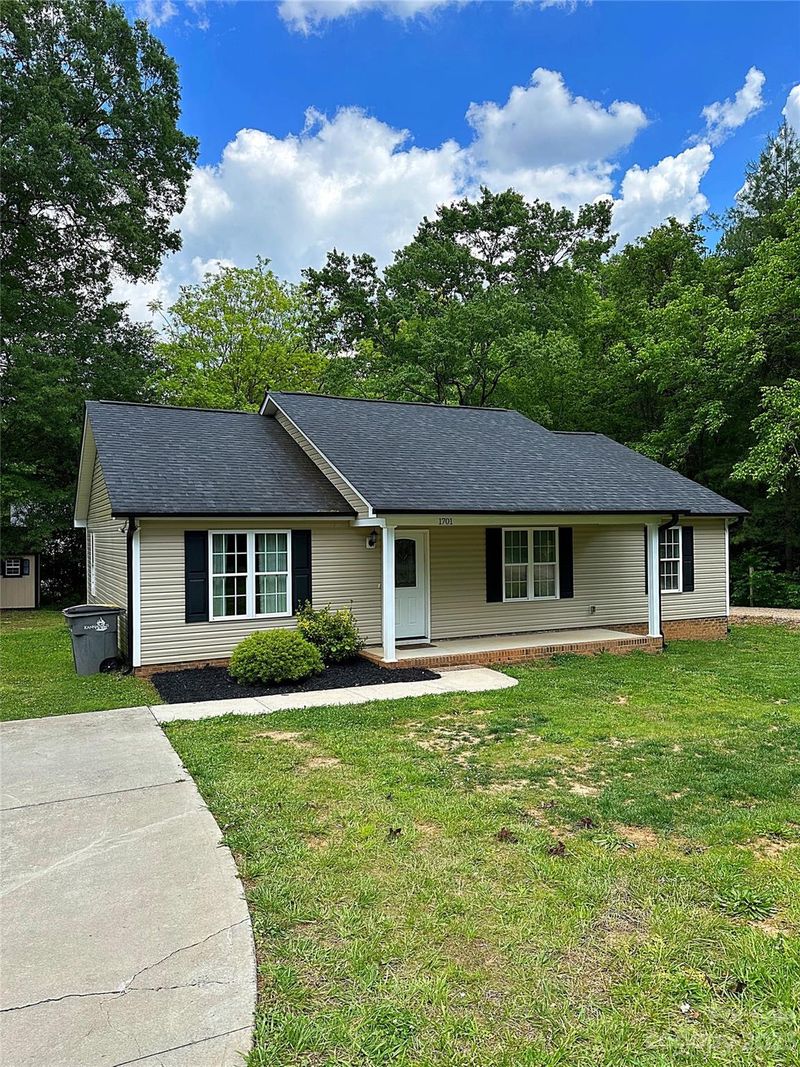 1701 Azalea Ave, Kannapolis, NC 28081