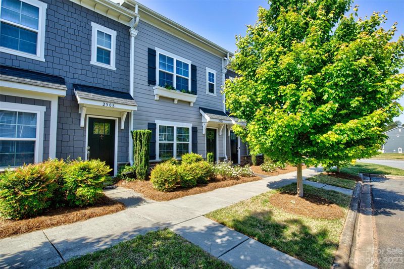 2506 Gallery Dr, Denver, NC 28037