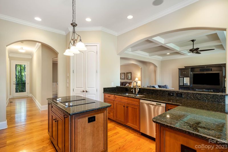 3213 Lake Shore Rd S, Denver, NC 28037