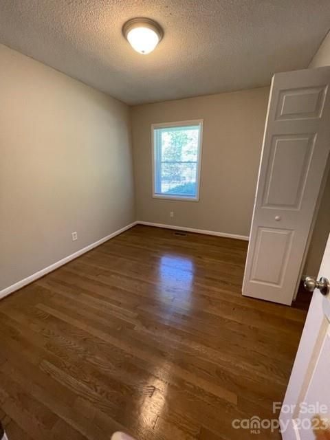 615 Tompkins Ct, Gastonia, NC 28054