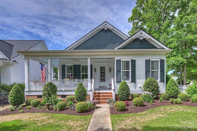 17018 Hedgerow Park Rd, Charlotte, NC 28277