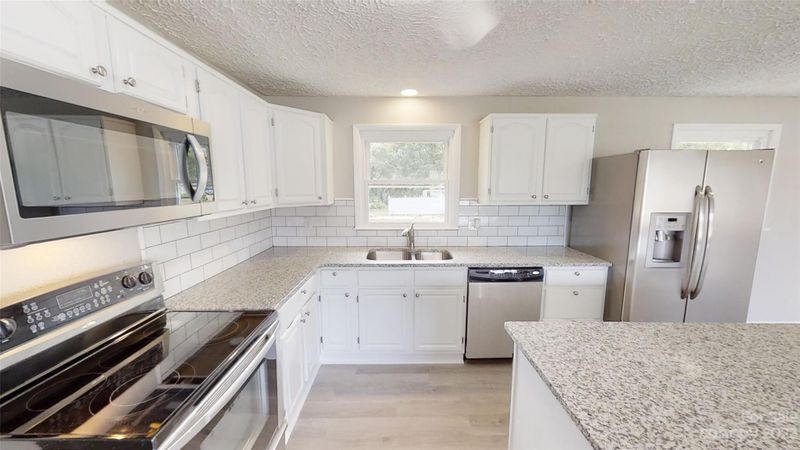 2408 28th St NE, Hickory, NC 28601