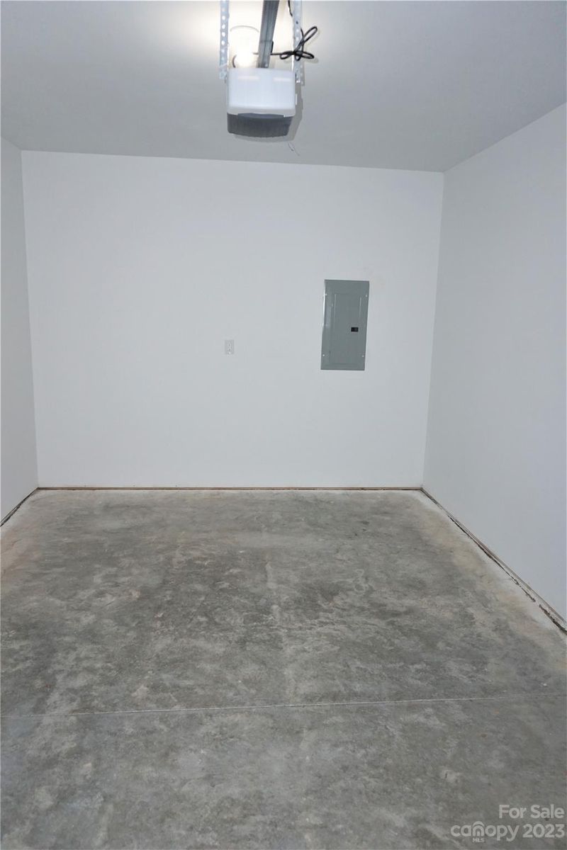 1056 Mclain Rd, Kannapolis, NC 28083