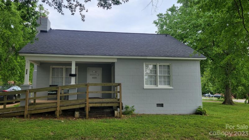 904 Catawba St, Lincolnton, NC 28092