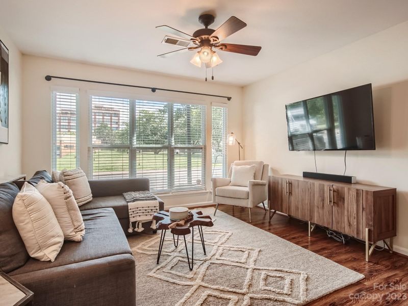 529 N Graham St #1E, Charlotte, NC 28202
