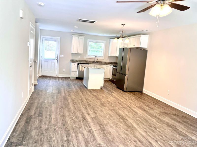 798 Log Cabin Dr, Gastonia, NC 28054