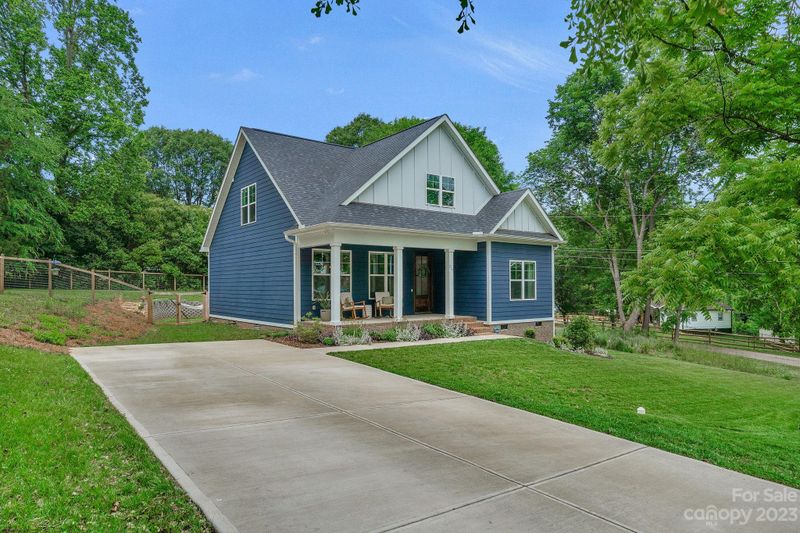 215 9th St, Belmont, NC 28012