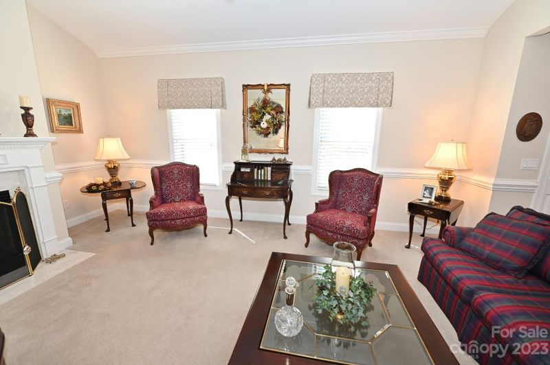 806 3rd St NE, Conover, NC 28613