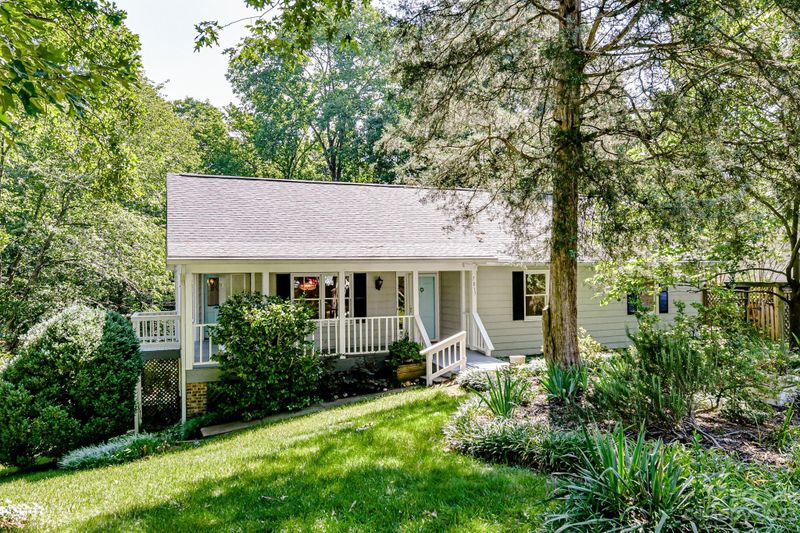 7017 Terrace Dr, Charlotte, NC 28211