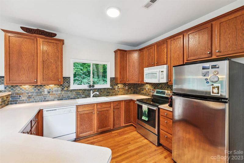 113 Thatcher Pl, Mount Holly, NC 28120