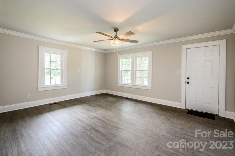 34 19th Ave NW, Hickory, NC 28601