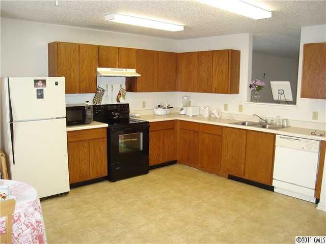 1934 Leesburg Dr #206, Clover, SC 29710