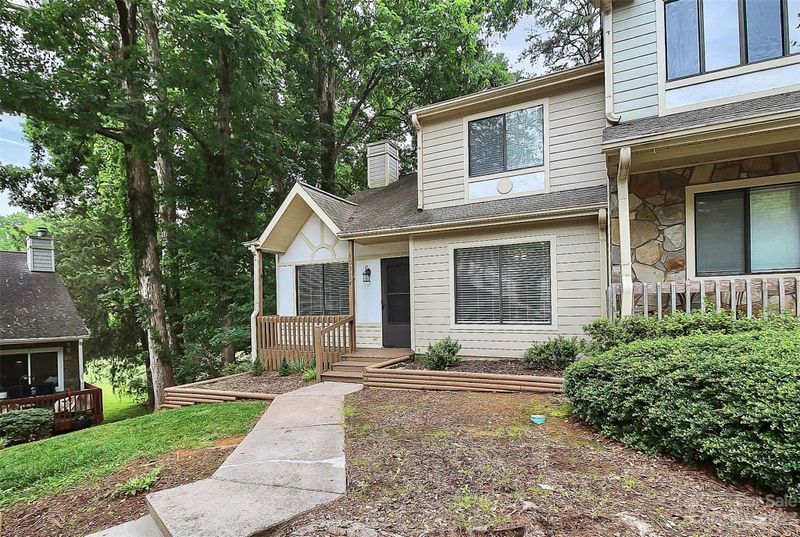 4037 N Course Dr, Charlotte, NC 28277