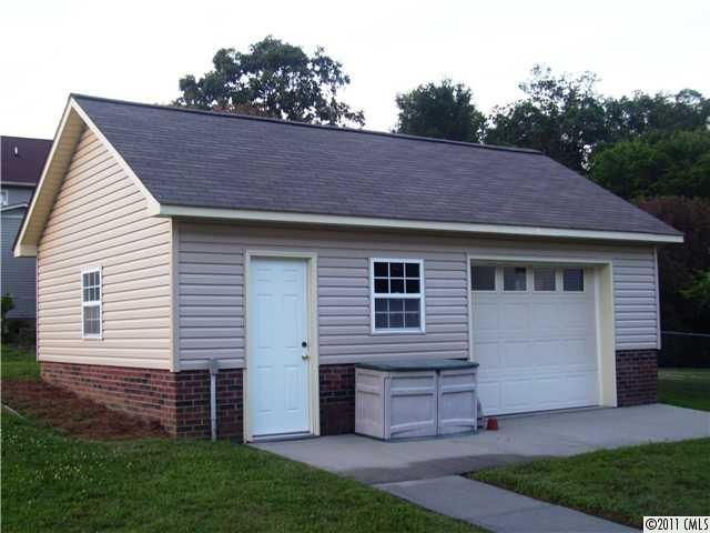 2317 Beaver Pond Rd, Kannapolis, NC 28083