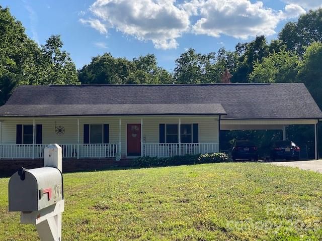 294 Link Dr, Iron Station, NC 28080
