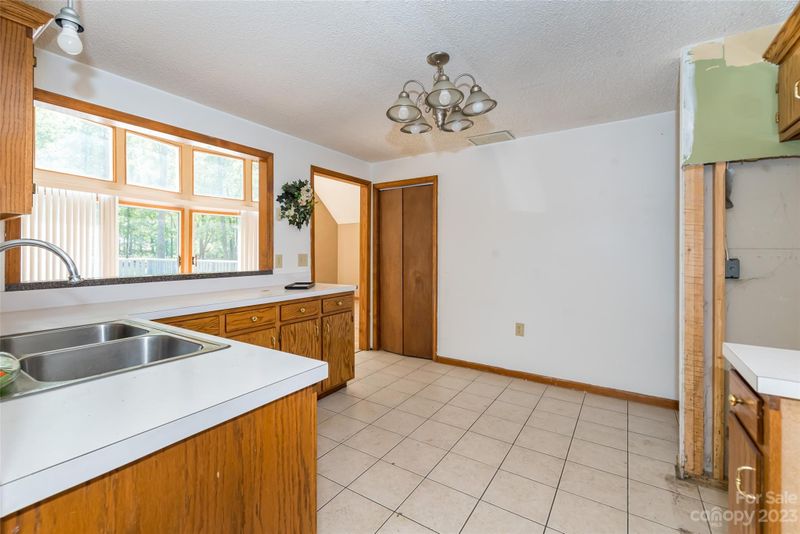 2209 Canterbury Ln, Monroe, NC 28112
