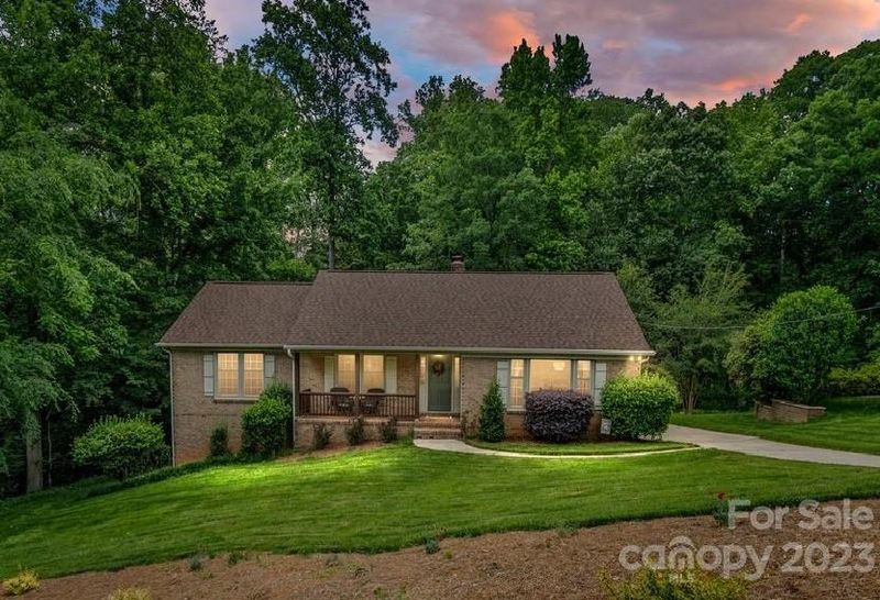 2727 Whiffletree Rd, Charlotte, NC 28210