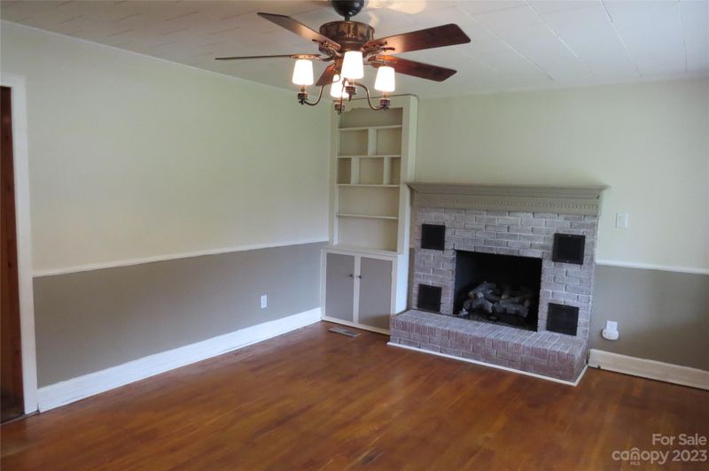 309 S 8th Ave, Maiden, NC 28650