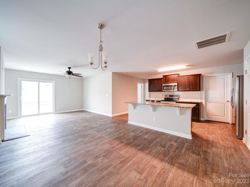 2620 Mcintosh St, Dallas, NC 28034