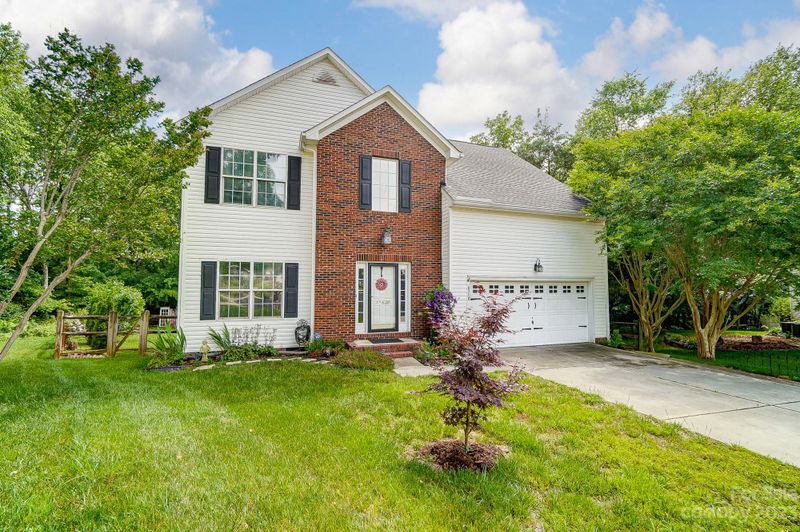 6310 Old Surrey Ct, Indian Trail, NC 28079