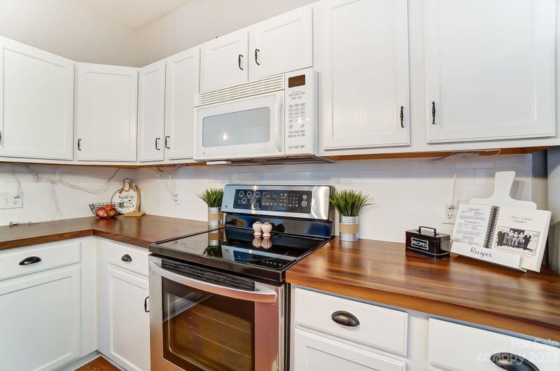 6310 Old Surrey Ct, Indian Trail, NC 28079