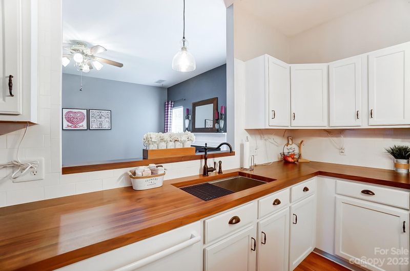 6310 Old Surrey Ct, Indian Trail, NC 28079