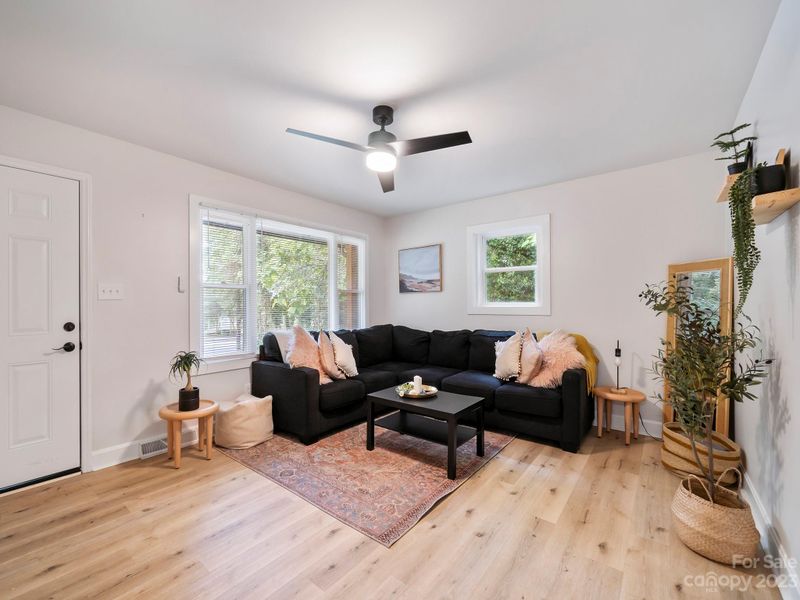 7732 Wallace Ln, Charlotte, NC 28212